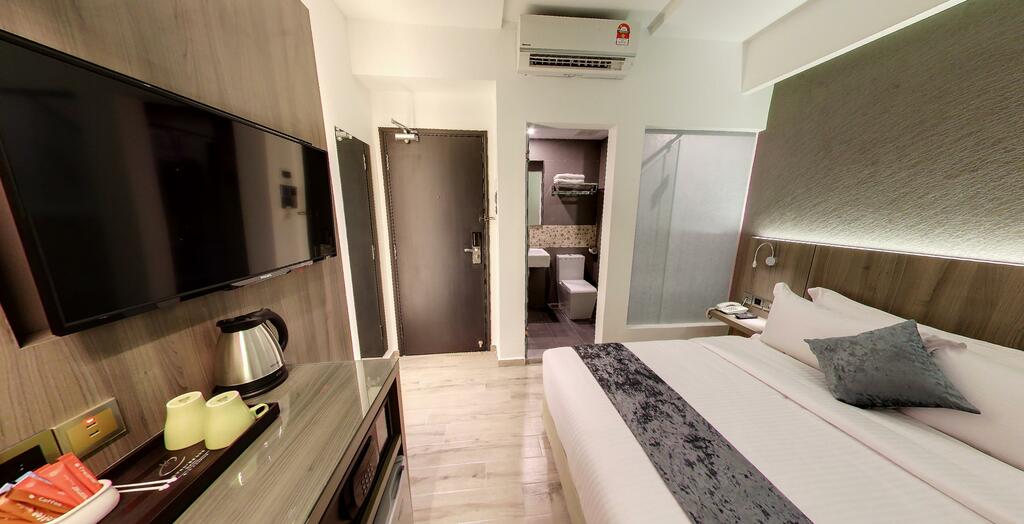 Standard_Room_Flora_by_Crossroads_Boutique_Hotel_Kuala_Lumpur_City_Center_near_public_transport_2_1024x